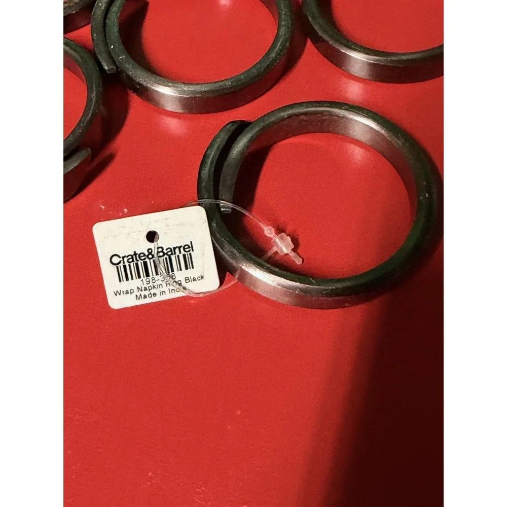 Crate & Barrel Black Metal Napkin Rings‎ Set of 5 Modern Wrap Style